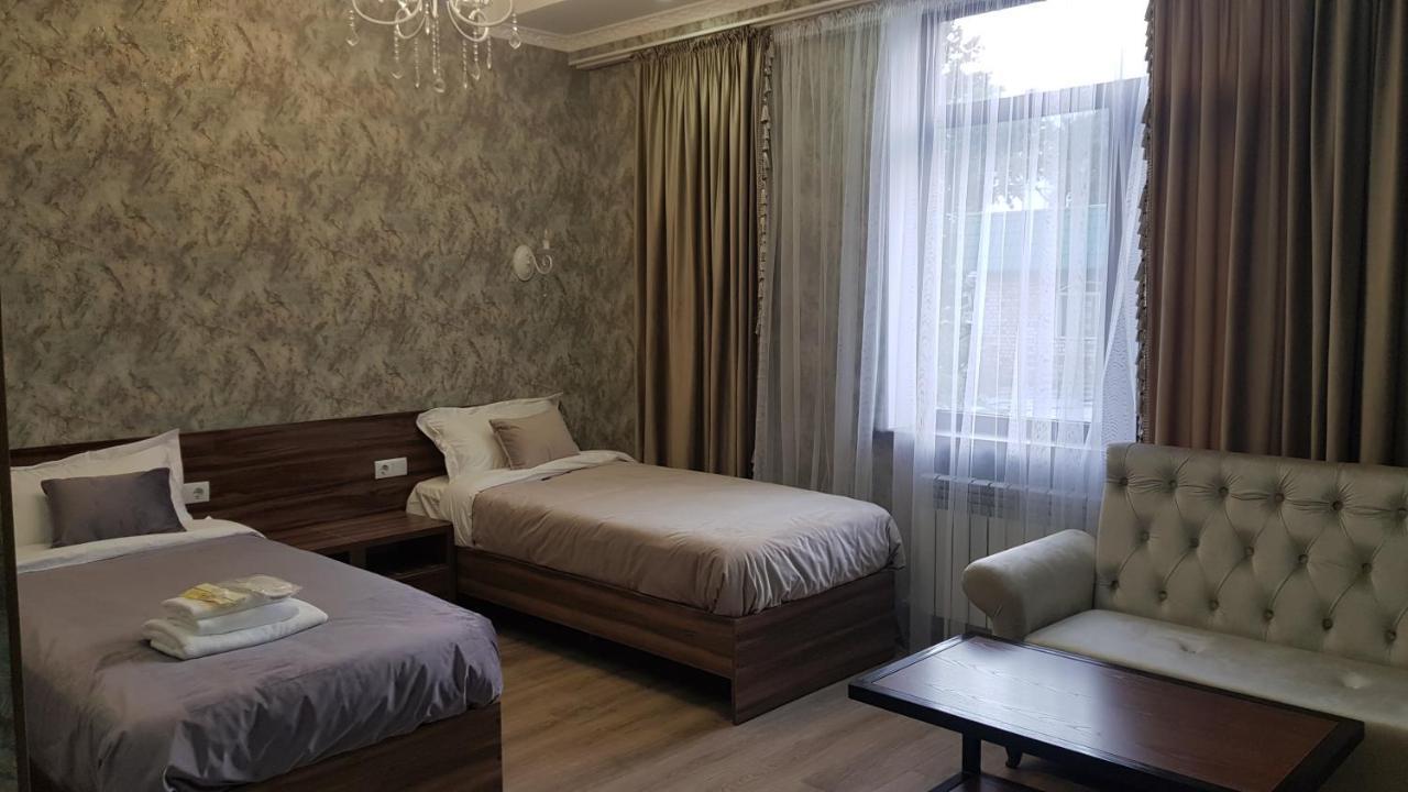 Nomad Hotel Bishkek Halal 외부 사진