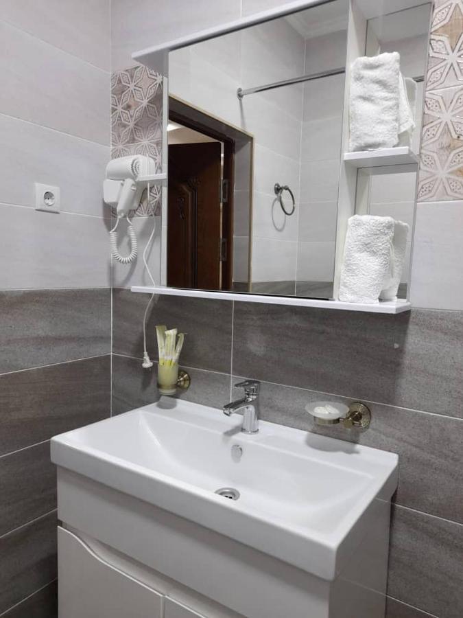 Nomad Hotel Bishkek Halal 외부 사진