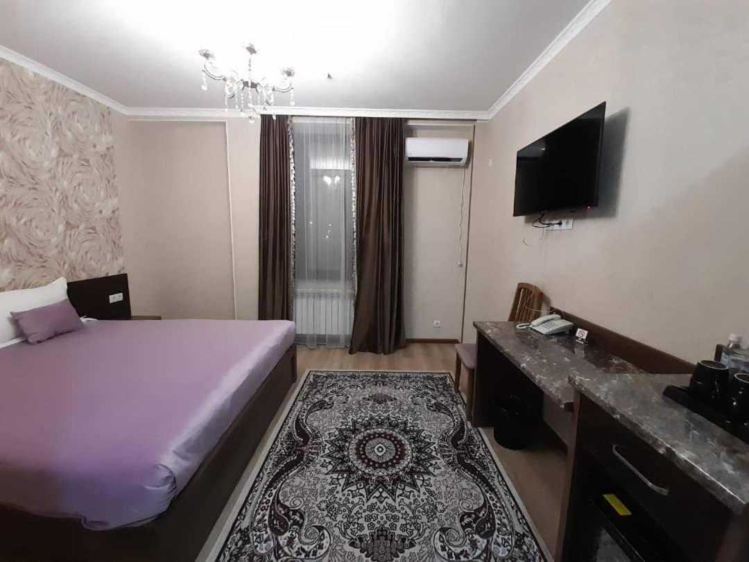 Nomad Hotel Bishkek Halal 외부 사진