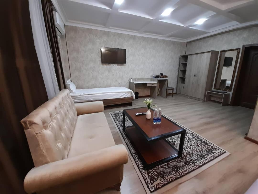 Nomad Hotel Bishkek Halal 외부 사진